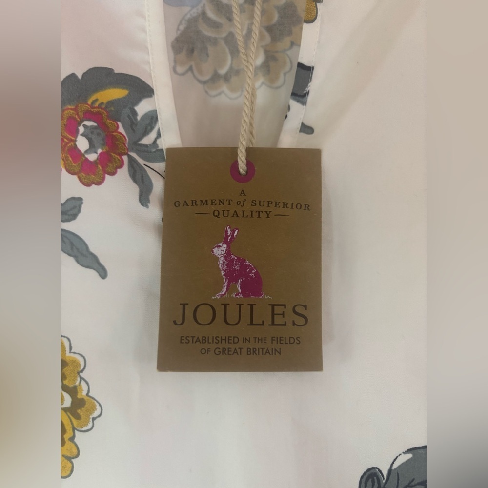Joules Womens Short Sleeve V-Neck
Floral Print in Pink and White Size 4 NWT - Picture 7 of 9